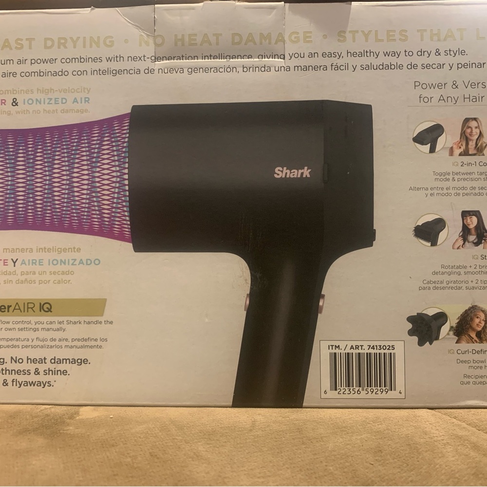 New.  Shark Hairdryer with IQ 2-in-1 Concentrator & Styling Brush Attachments